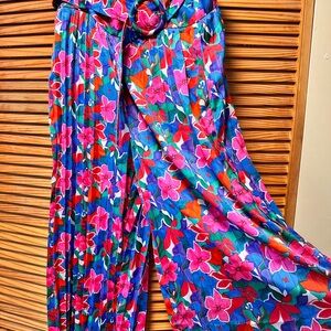 Floral Pleated Palazzo Pant by New York and Company. Size large, new/never worn